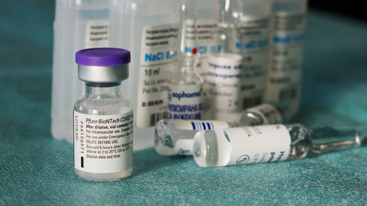 covid-19-vaccine-x3-pixabay