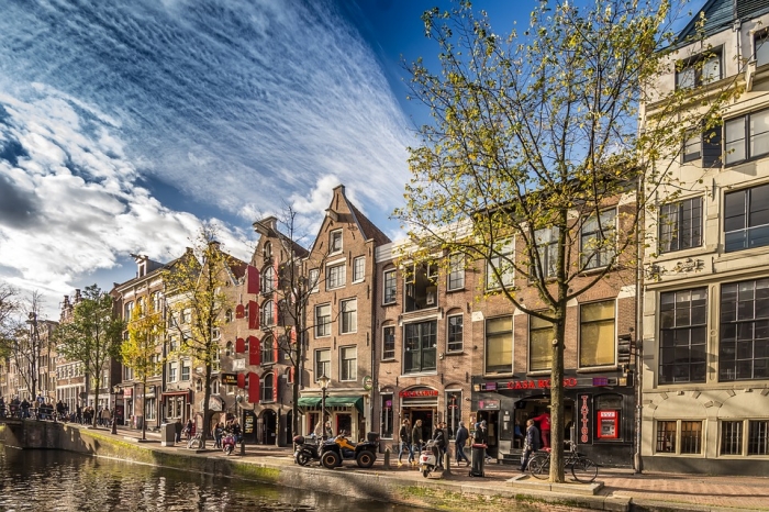 netherlands-amsterdam-Christo_Anestev-pixabay