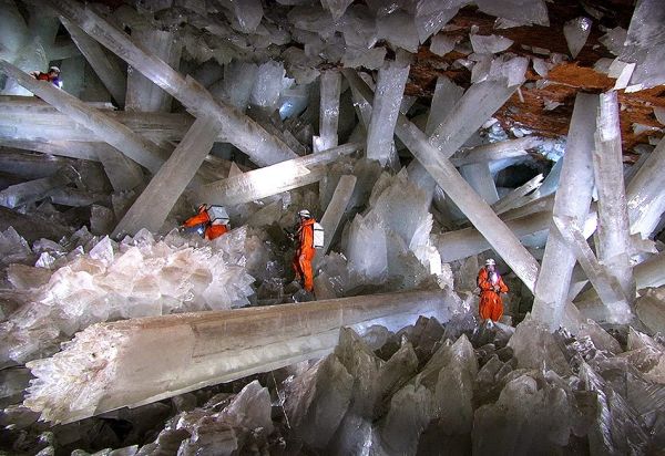 Cave of Crystals -Giant Crystal Cave