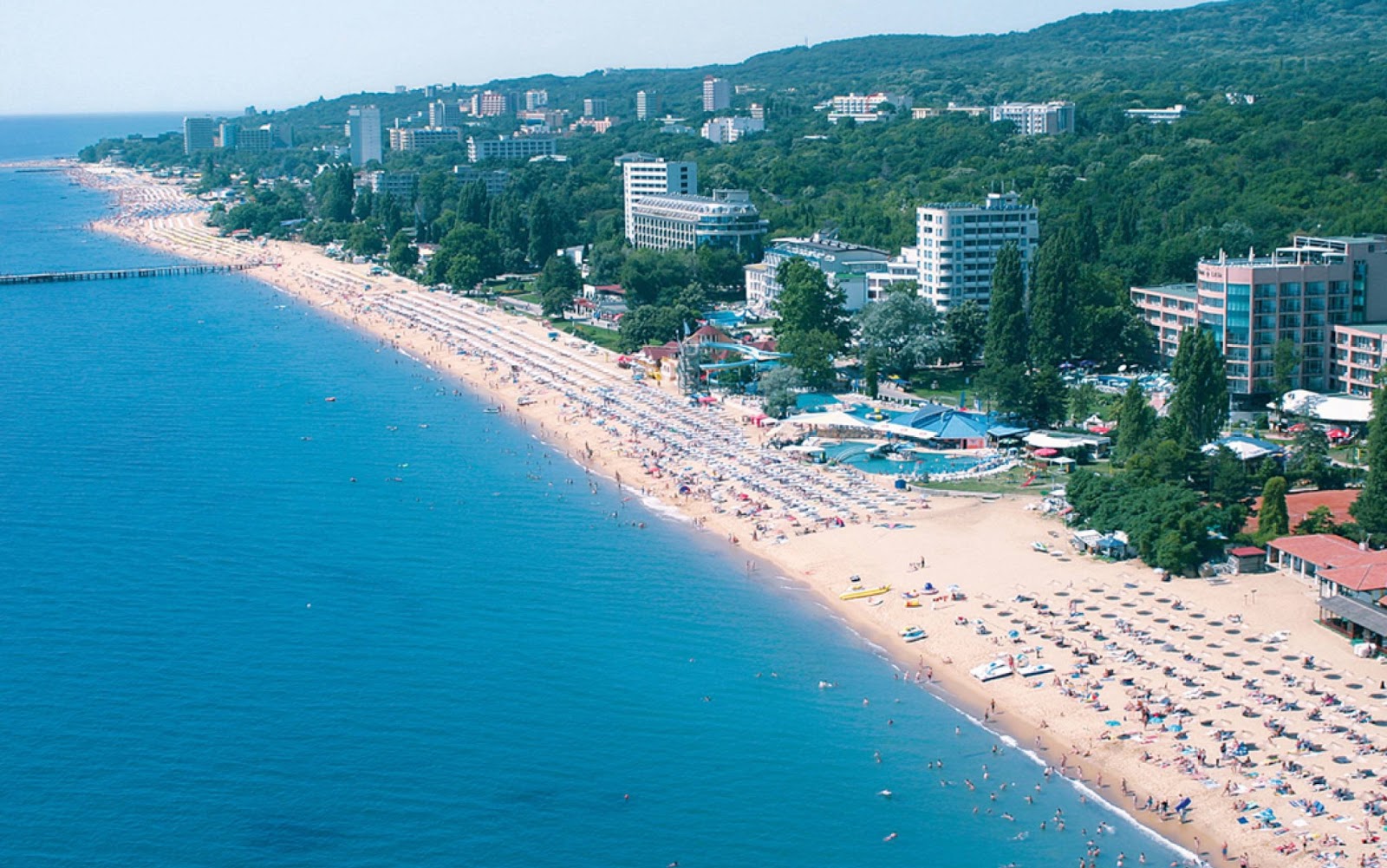 Bulgaria-Sunny-Beach-people