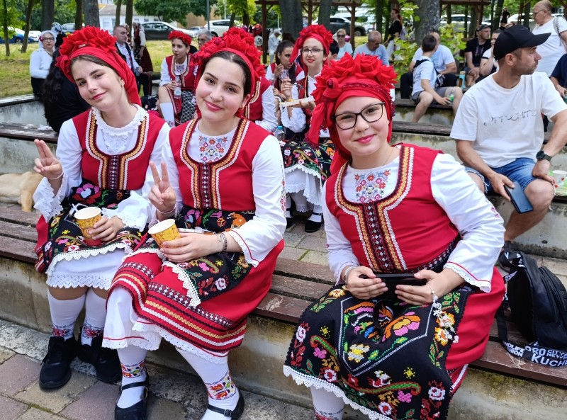 Devnya Folklorna palitra 2026 uchastnici 1