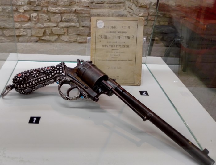 Dvoreca Balchik revolver Custom