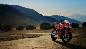 honda-cbr-600rr-image-2048x1152