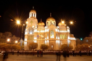 varna cathedral night