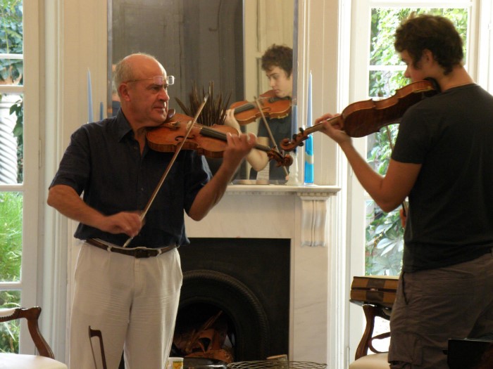 violin-players